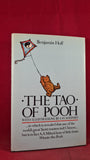 Benjamin Hoff - The Tao Of Pooh, Methuen, 1982