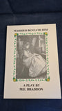 M E Braddon - Married Beneath Him, Sensation Press, 2000
