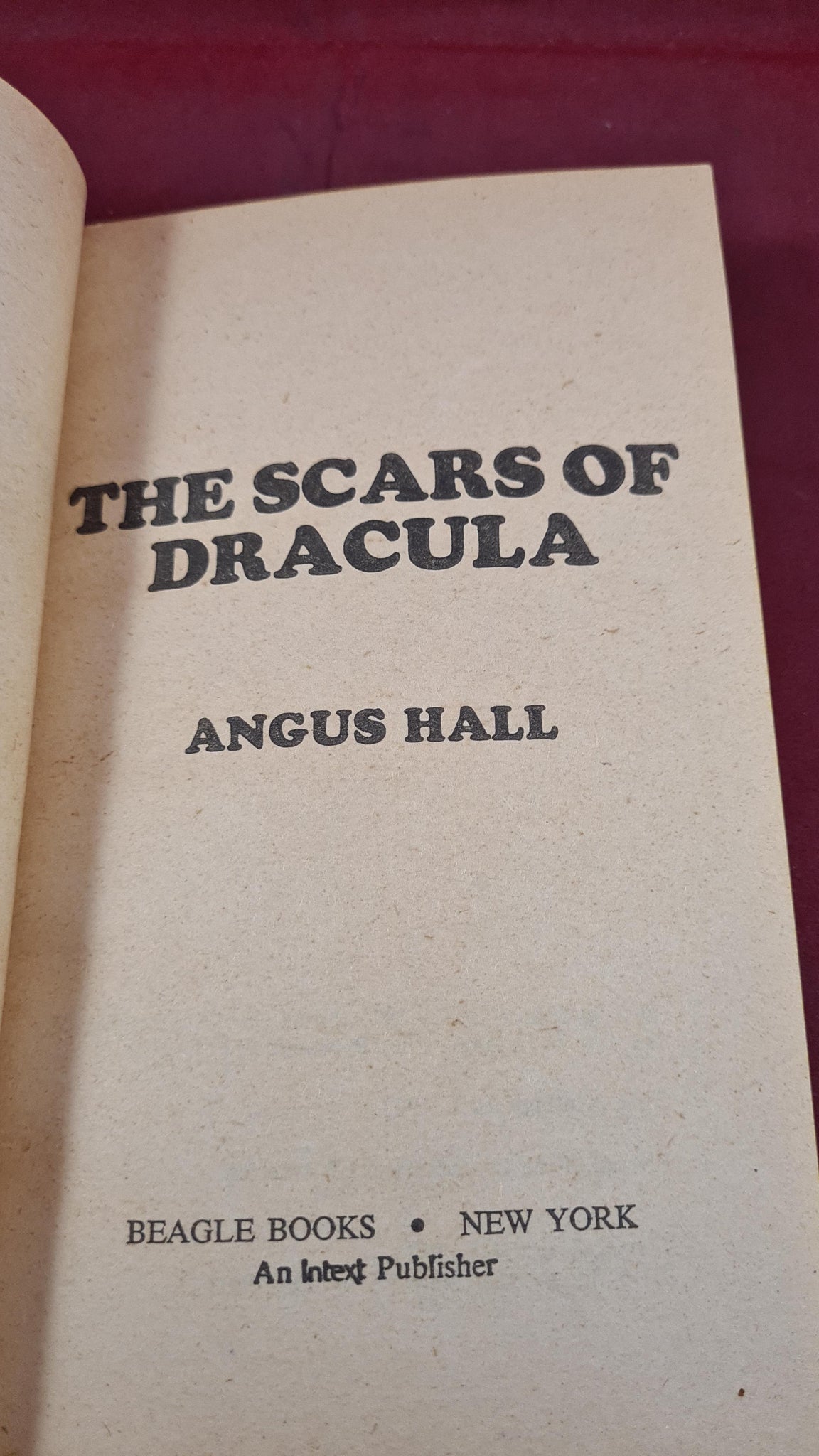 Angus Hall - The Scars of Dracula, Beagle Books, 1971, First Edition ...
