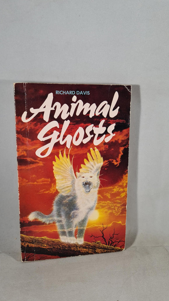 Richard Davis - Animal Ghosts, Granada, 1982, Paperbacks